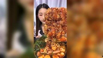 娱乐吃瓜酱爬泰山,攀登泰山，记录非凡之旅